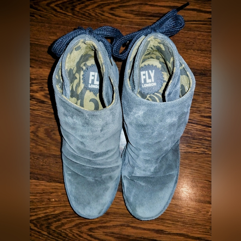 Fly London Yebi Suede Gray Boots Size 36 US Sz 6 Great Condition! - Picture 4 of 5
